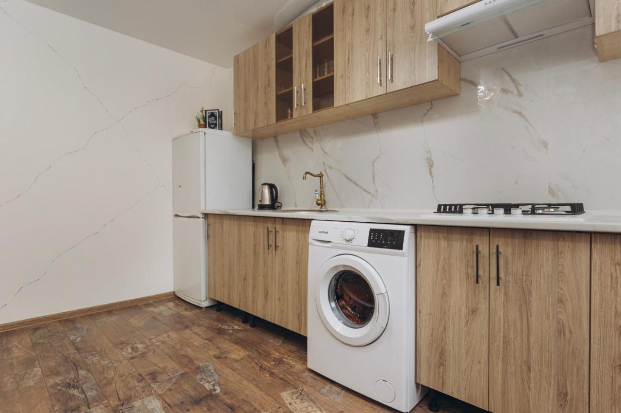 Luxe Apartments 5.26 Near Lavina 5 Floor Суми Екстериор снимка
