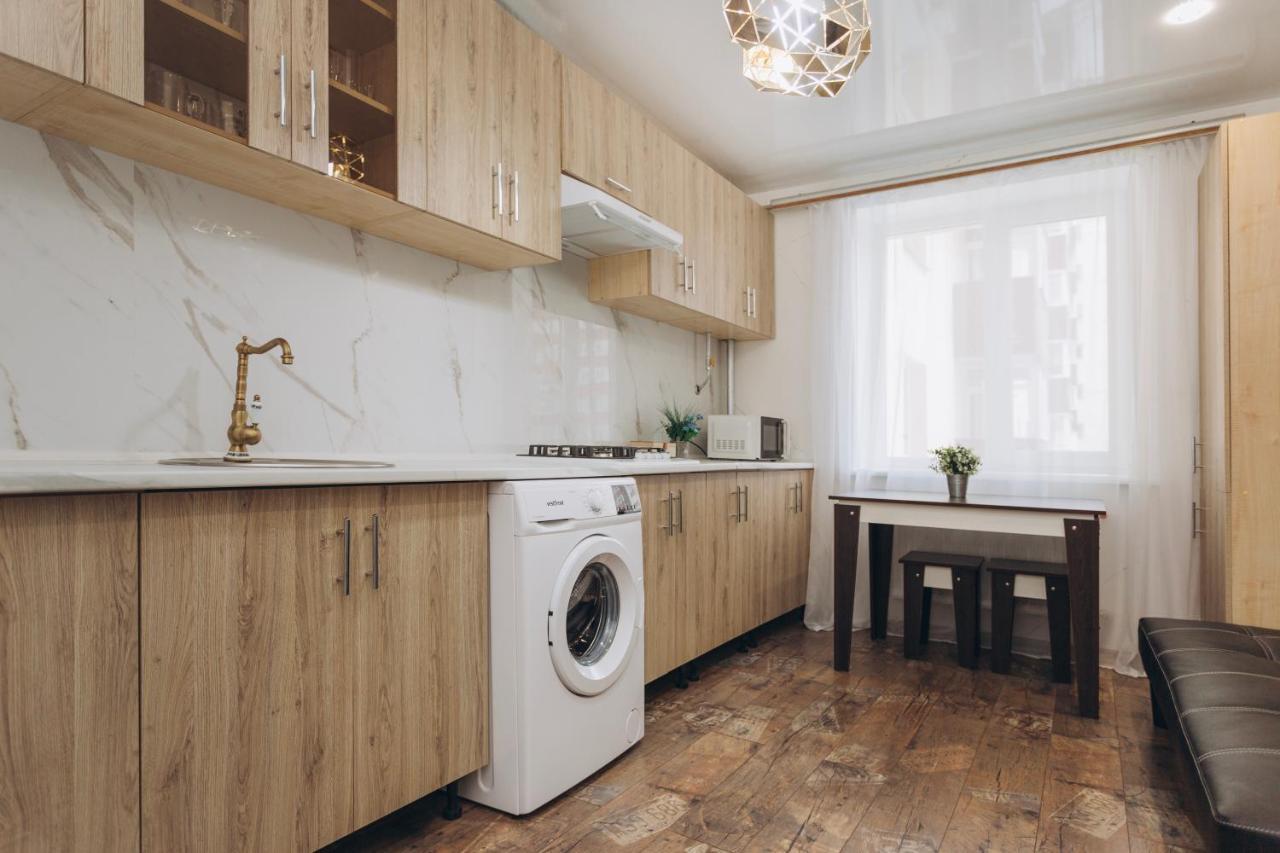 Luxe Apartments 5.26 Near Lavina 5 Floor Суми Екстериор снимка
